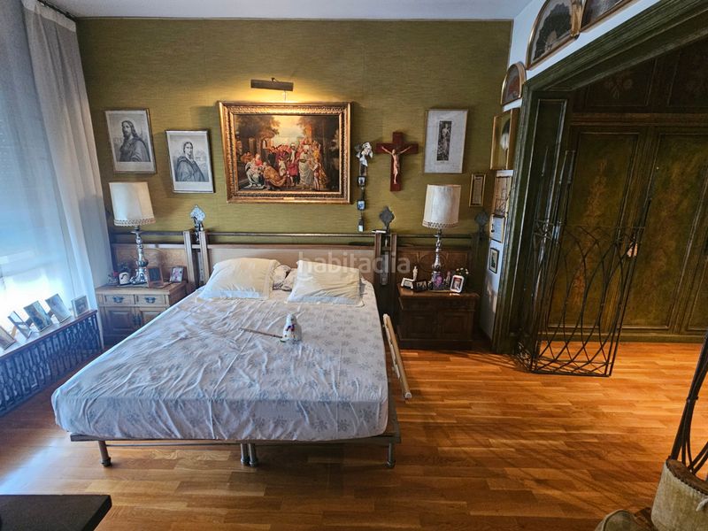 Foto 373716f6-303c-4cbb-ada0-74b710a5c414. Pis amb xemeneia calefacció a Centre Sabadell