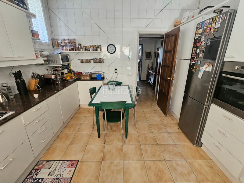 Foto 3f2b187e-a37f-4b65-9856-3da6e30bd307. Casa amb xemeneia calefacció aparcament a Creu Alta Sabadell