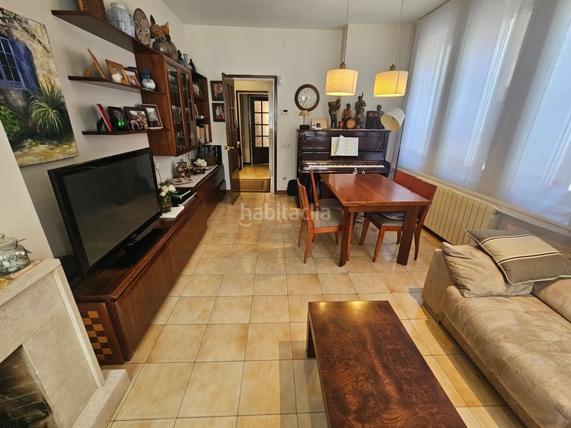 Foto a936f89b-e998-4c32-a98c-04caf31e84cc. Casa amb xemeneia calefacció aparcament a Creu Alta Sabadell