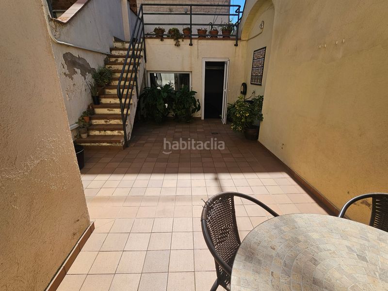 Foto b660800c-ce3d-47bc-8fcb-794328599140. Casa amb xemeneia calefacció aparcament a Creu Alta Sabadell