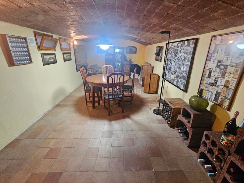 Foto cc15c19e-ed22-4b09-87f8-140e9a3950e0. Casa amb xemeneia calefacció aparcament a Creu Alta Sabadell