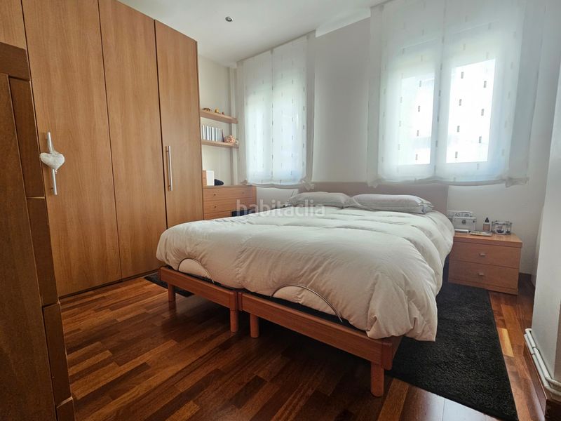 Foto d20c23a1-854d-4274-a4ef-f07b9e035692. Casa amb xemeneia calefacció aparcament a Creu Alta Sabadell