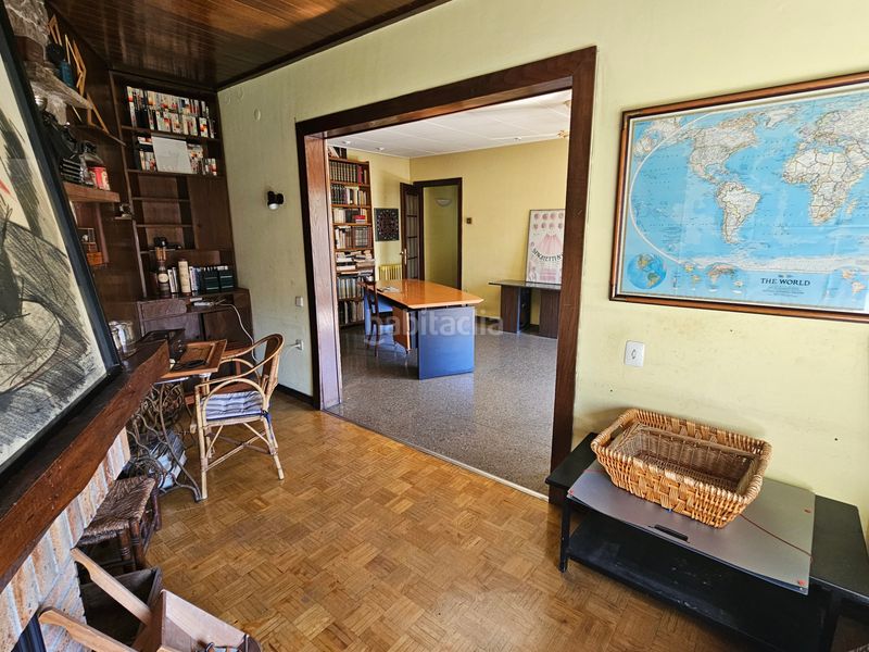 Foto 00f47e04-117f-47a3-82c7-bf59e7aea409. Pis amb xemeneia calefacció a Centre Sabadell