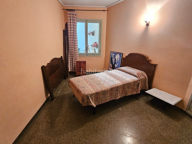 Foto 06d6f524-e4c5-4aa5-80e3-011f3369e3e1. Pis amb xemeneia calefacció a Centre Sabadell