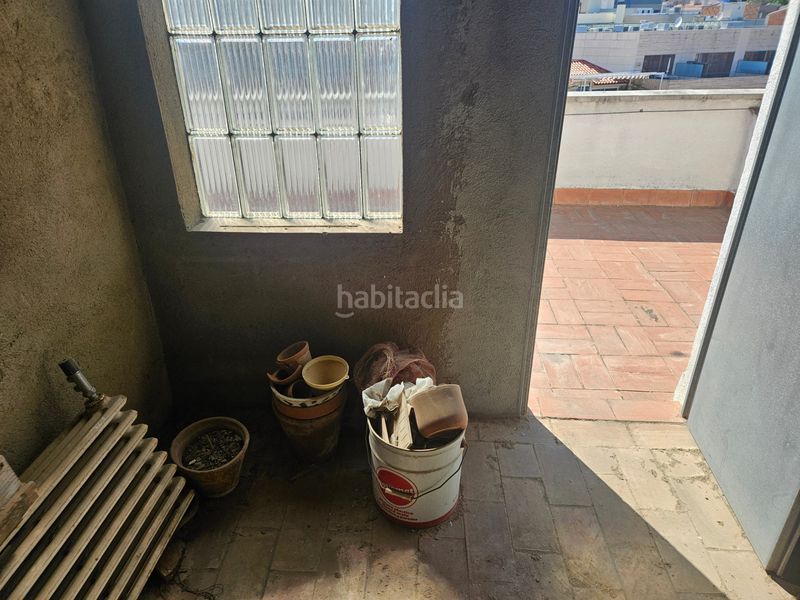 Foto 0929a177-4b51-4da3-a77f-1170cce81c46. Pis amb xemeneia calefacció a Centre Sabadell