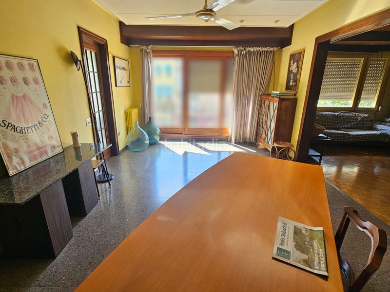 Foto 5246bd4c-b3c6-4dac-b36d-e419a8b98ff6. Pis amb xemeneia calefacció a Centre Sabadell