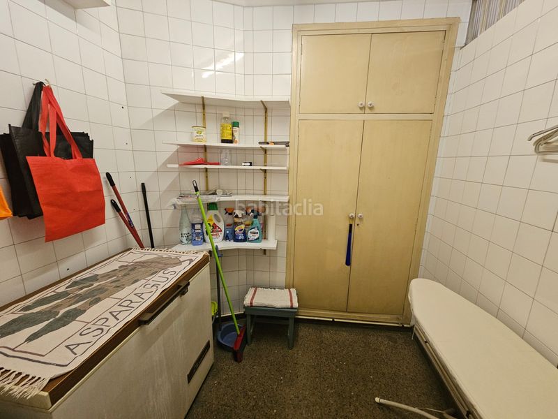 Foto 869283d7-c0d4-4f8f-bd73-d93fc0eb6784. Pis amb xemeneia calefacció a Centre Sabadell