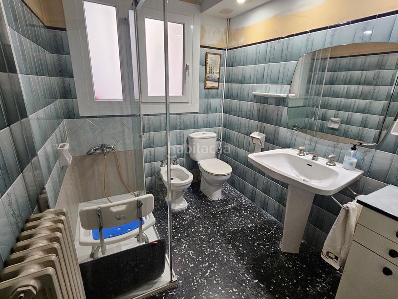 Foto 91594d7e-95c3-4127-8ea1-1aee048e36d4. Pis amb xemeneia calefacció a Centre Sabadell