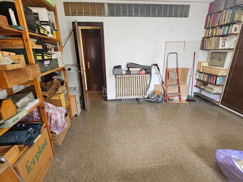 Foto 9cdac2af-e59a-4ef0-b67c-1ffc4dd3d6fe. Pis amb xemeneia calefacció a Centre Sabadell