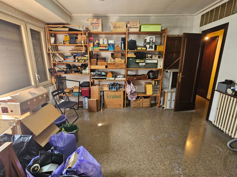 Foto db633157-9ca1-4c83-b796-d00619f9bd9f. Pis amb xemeneia calefacció a Centre Sabadell