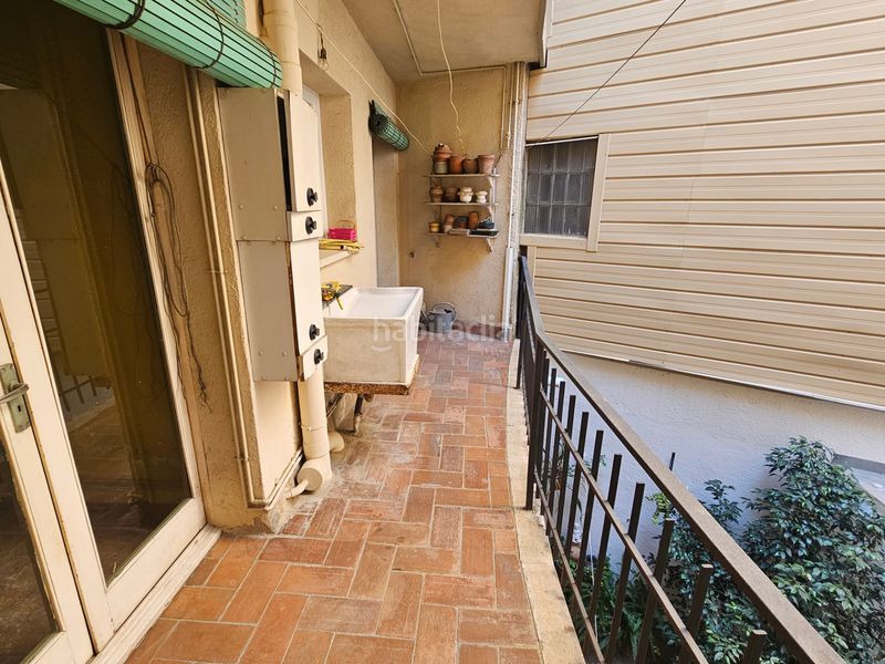 Foto e5c75ace-8094-4464-8e78-d271f28adee3. Pis amb xemeneia calefacció a Centre Sabadell