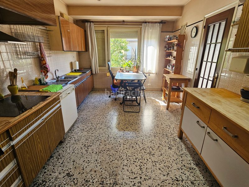 Foto e80e851d-e891-49e7-a3b4-f20d7abaa4a7. Pis amb xemeneia calefacció a Centre Sabadell