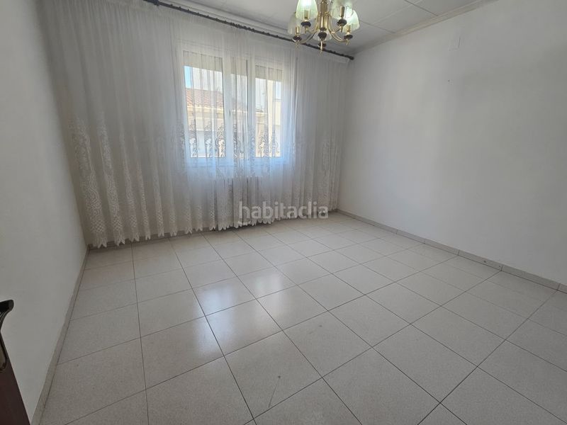 Foto 026850b1-4ac5-46da-b606-847be7dd0373. Casa amb xemeneia calefacció aparcament a Creu Alta Sabadell