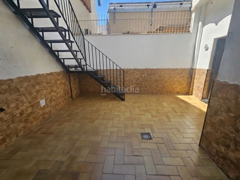 Foto 403713e3-748d-44d4-b601-611353a4bc99. Casa amb xemeneia calefacció aparcament a Creu Alta Sabadell