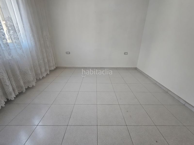 Foto 74fa269e-7795-4d53-88ef-9071783890be. Casa amb xemeneia calefacció aparcament a Creu Alta Sabadell