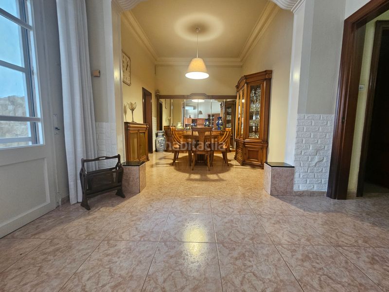 Foto aedfdc51-7a94-4e87-965f-65dca48f6a5b. Casa amb xemeneia calefacció aparcament a Creu Alta Sabadell