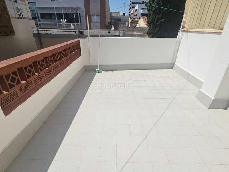Foto b073a2d9-db88-43e0-80c8-3d9e435b97d8. Casa amb xemeneia calefacció aparcament a Creu Alta Sabadell