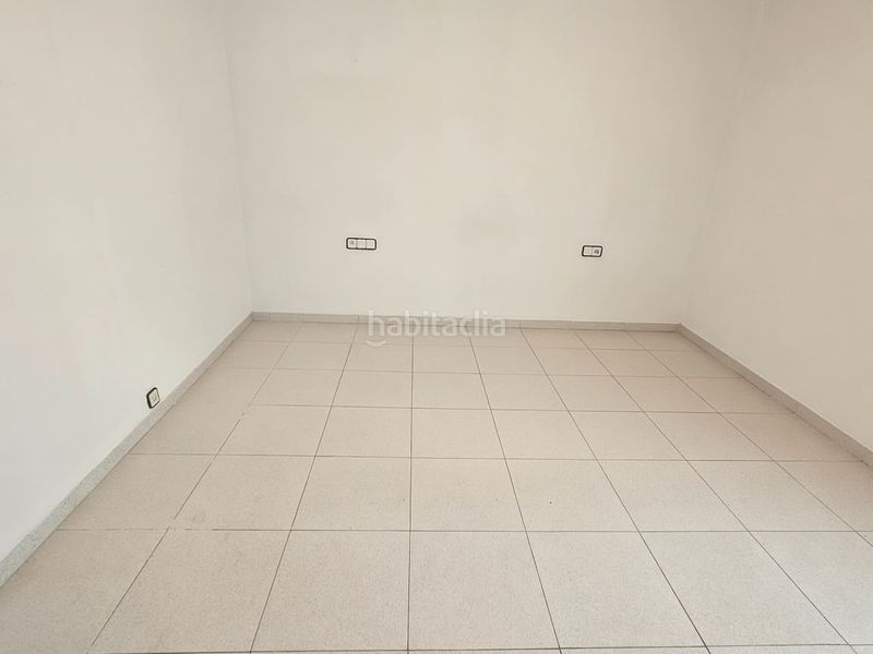 Foto e3a6785b-cfee-41d2-9775-d8ae1c0bf446. Casa amb xemeneia calefacció aparcament a Creu Alta Sabadell