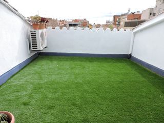 Zweistöckige Wohnung in Centre. Tríplex con terraza, cercano a fgc
