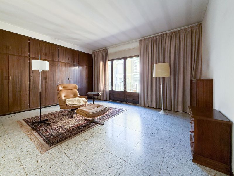 Foto 1f1a9b1f-acbd-4bb3-b770-adbd66628a0b. Casa con riscaldamento parcheggio in Centre Sabadell