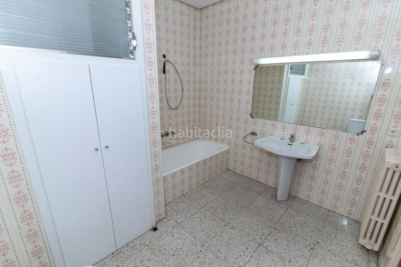 Foto 5d190878-0cf9-44ae-a1ec-9a7e40ffff43. Casa con riscaldamento parcheggio in Centre Sabadell