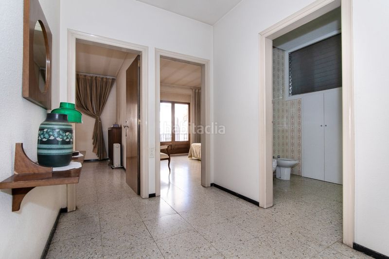 Foto f8b5e3ea-c286-4b29-b17a-4f2f6ed398b7. Casa con riscaldamento parcheggio in Centre Sabadell