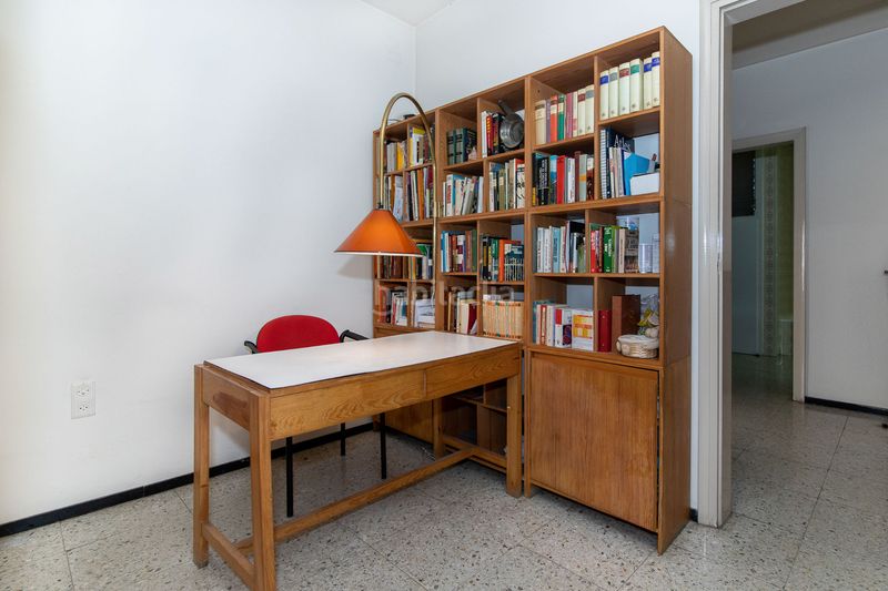 Foto fdf50a88-12dd-4605-82be-285c3c217153. Casa con riscaldamento parcheggio in Centre Sabadell