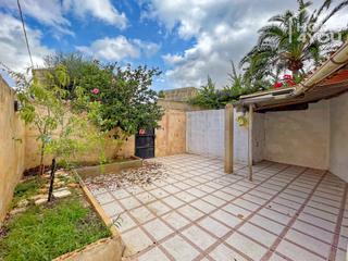Maison à Ses Salines Poble. Adosado bien cuidado con planta alta personalizable, 229 m2, 5 d