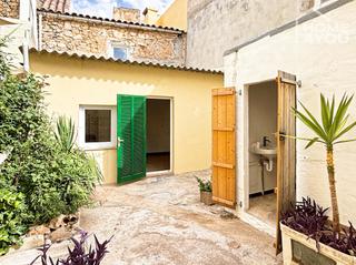 Maison à Felanitx Poble. Casa adosada en estilo vintage lista para entrar a vivir con 2 d