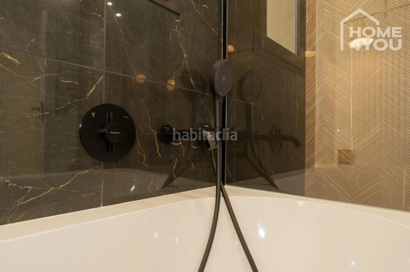 Foto 6dc4bf8c-0ccb-4d44-bfb9-b4cf9df1394e. Casa moderno adosado en santa ponsa, 198m, 3 dormitorios, 3 baños, piscina, terrazas, jardín, parking, aire acondicionado en Calvià