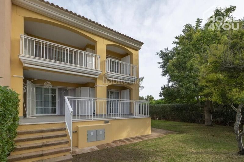 Foto bfd82bc9-67be-422e-9fd9-9c2d97c9b902. Casa moderno adosado en santa ponsa, 198m, 3 dormitorios, 3 baños, piscina, terrazas, jardín, parking, aire acondicionado en Calvià