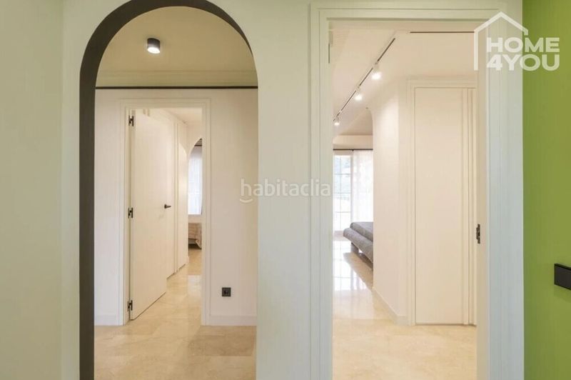 Foto dca4595f-98ab-4fb6-96f2-2ea9e5c24b16. Casa moderno adosado en santa ponsa, 198m, 3 dormitorios, 3 baños, piscina, terrazas, jardín, parking, aire acondicionado en Calvià