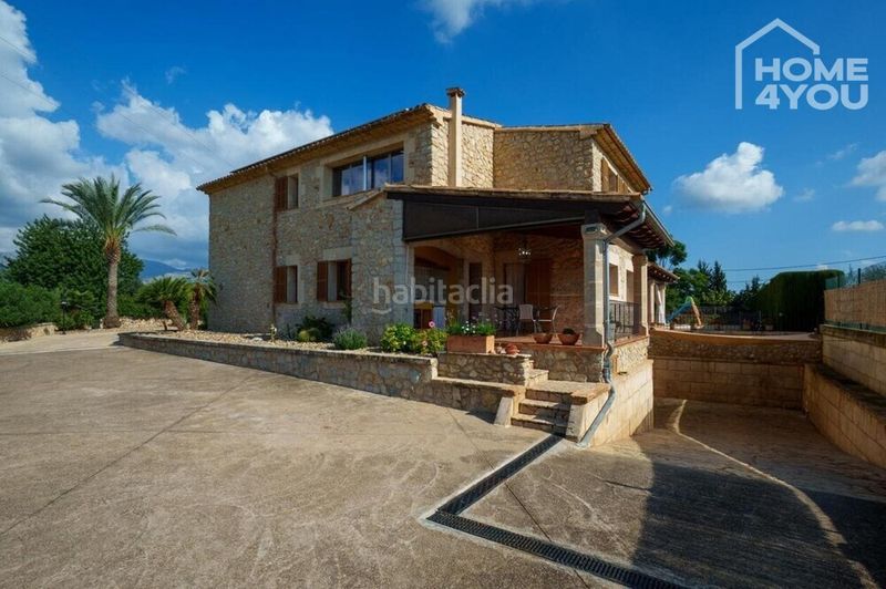 Foto 79b07fd7-77d3-41b6-92a9-9a132e72018e. Casa amb calefacció aparcament piscina a Lloseta