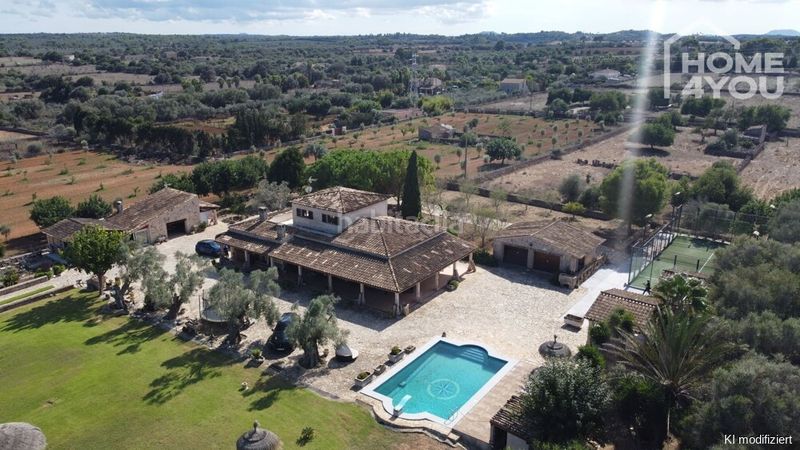 Foto 0f1ce89f-522c-47e5-ac88-d4a938d70386. Casa amb calefacció aparcament piscina a Santa Margalida poble Santa Margalida