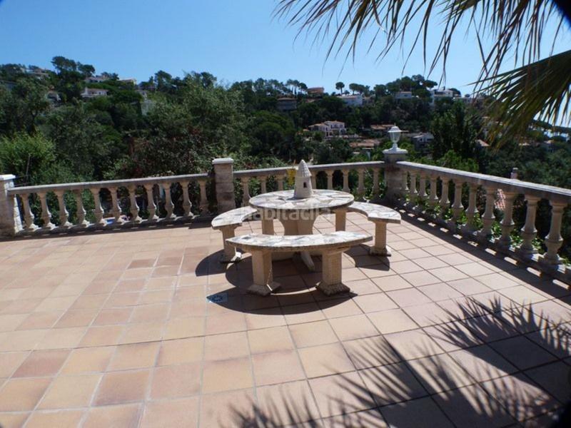 Foto ea8d9855-cbce-40dc-a50f-9f5e4202fae8. Chalet con parcheggio piscina in Serra Brava Lloret de Mar