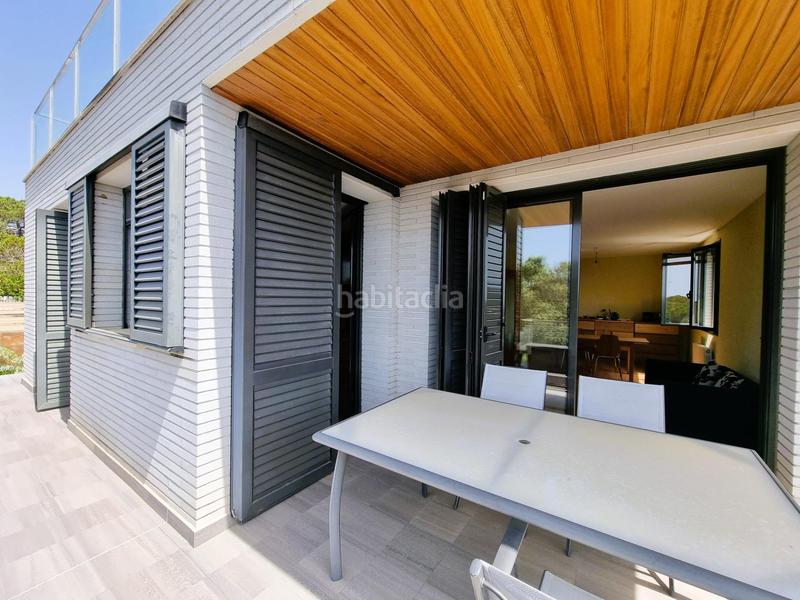 Foto 01b0f906-7343-4604-9469-0214571ecefd. Xalet amb aparcament piscina a Canyelles Lloret de Mar