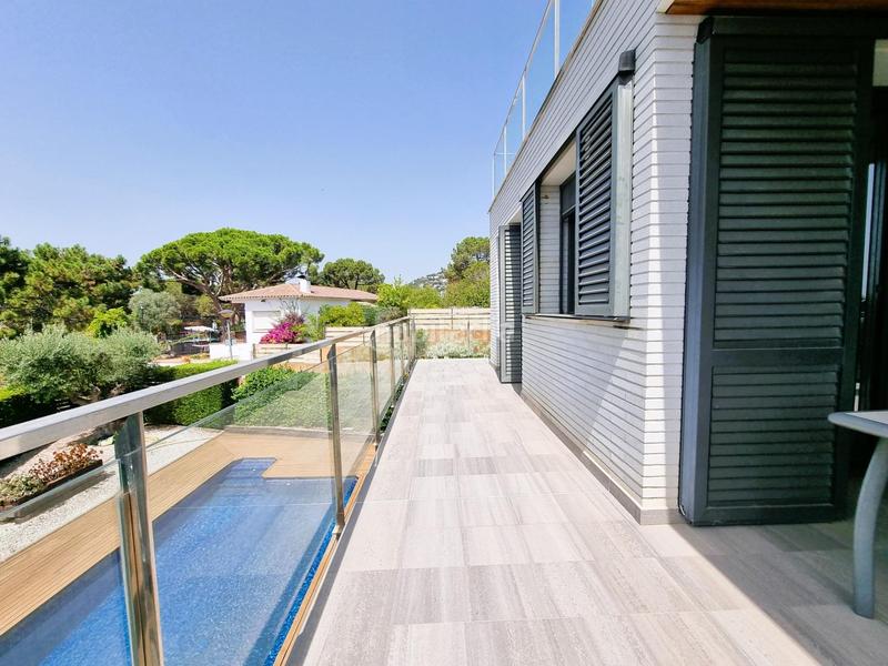 Foto 4df968fa-a96b-4c24-a5a9-bdb528001b53. Xalet amb aparcament piscina a Canyelles Lloret de Mar