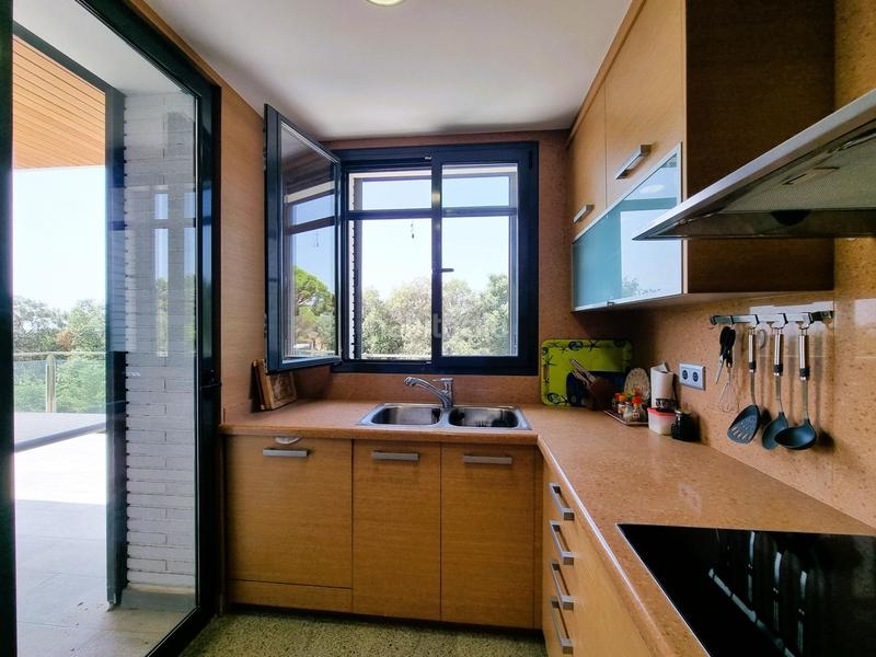 Foto f6cc0a2b-fc07-457c-bc8b-f49ed5b04882. Xalet amb aparcament piscina a Canyelles Lloret de Mar