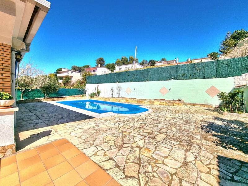 Foto 0c6dcaa4-5e51-4fbf-aea1-b2e21196e4b5. Chalet mit heizung parking pool in Lloret Residencial - Montlloret Lloret de Mar
