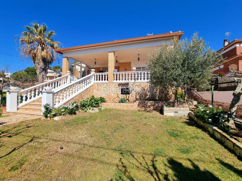 Foto 627e4346-f0fc-4a07-b2b4-ed68abb0c752. Chalet mit heizung parking pool in Lloret Residencial - Montlloret Lloret de Mar