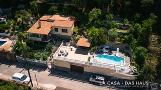 Casa en Serra Brava. Casa soleada con piscina y vistas despejadas en serra brava, llo