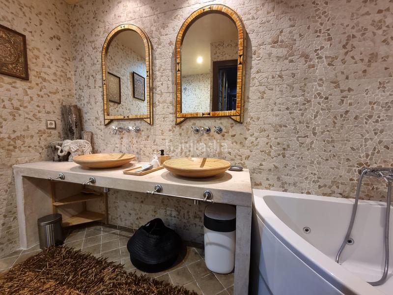 Foto 7da17beb-3dec-4c7e-9f15-daac98cd310d. Xalet amb calefacció aparcament piscina a Canyelles Lloret de Mar