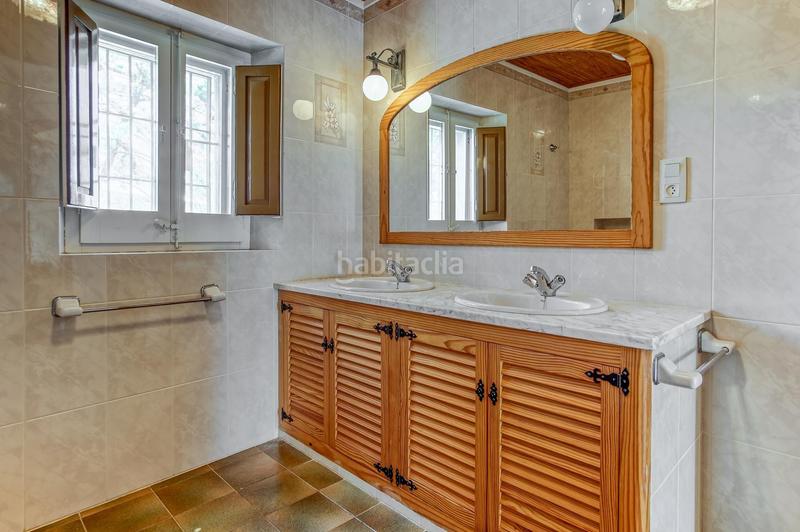 Foto 29b46e46-8132-4da6-ae9f-4bd5d2f04fd7. Casale con parcheggio in Cortes-Huertas Madrid