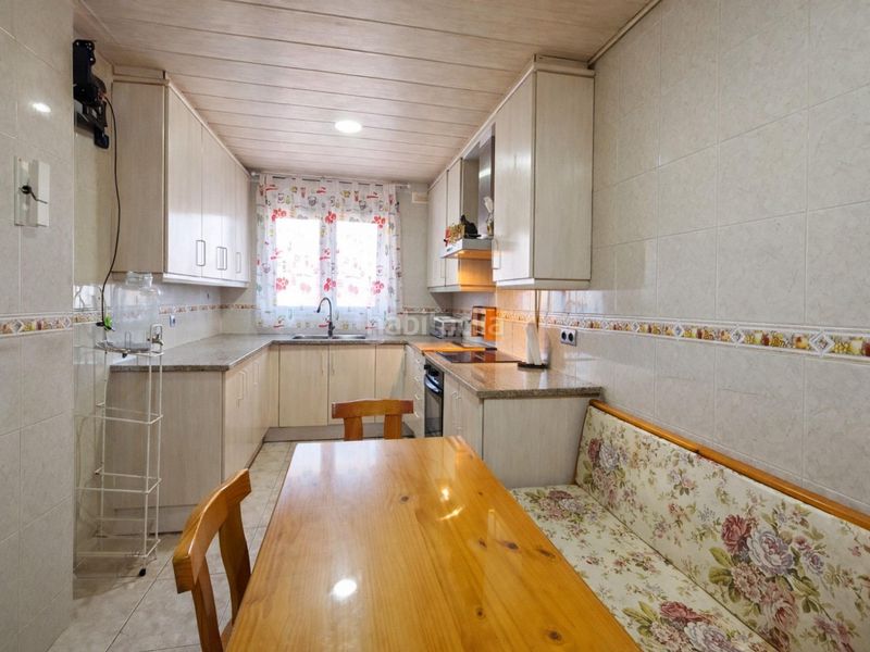 Foto 4012e25e-a62c-4eec-b2d7-2e4d3b47dcf6. Pis amb calefacció aparcament a Centre Lloret de Mar