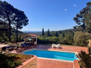 Casa  De lloret. Finca rústica con vistas al mar y total privacidad en lloret de