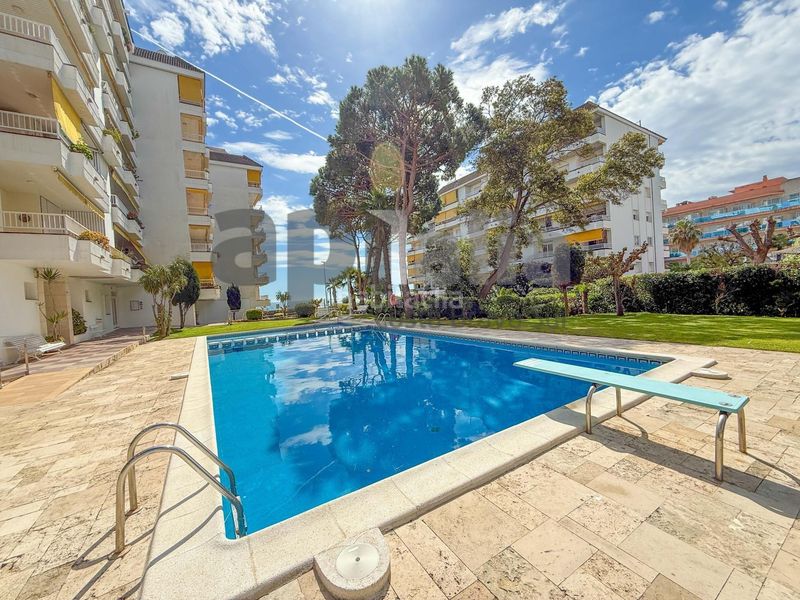 Foto 54cab06c-fb5d-4741-a490-0dcee11dd9e4. Pis amb piscina a Fenals Lloret de Mar