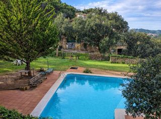 Studio  Carrer de gènova. Estudio ático reformado con terraza en cala canyelles lloret de
