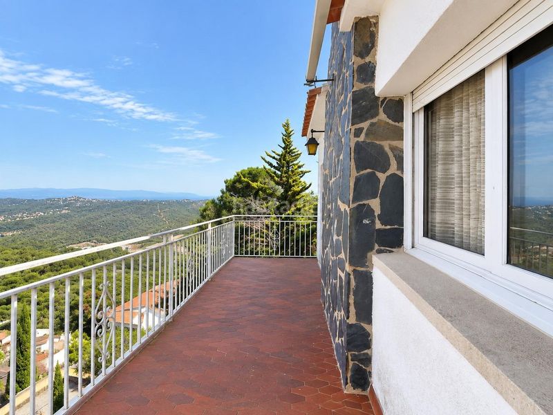 Foto 4f3247e2-6d61-4cce-bf94-8d30d9c94ac9. Casa amb aparcament a Roca Grossa Lloret de Mar