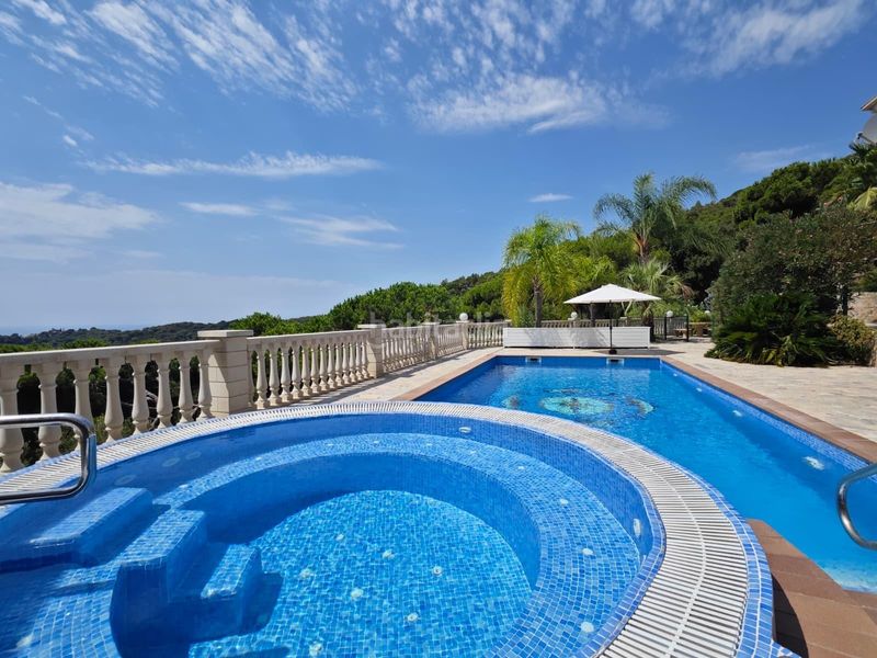Foto 6bd4d513-c02f-4bce-a558-d6f9966ee12e. Casa amb calefacció aparcament piscina a Serra Brava Lloret de Mar