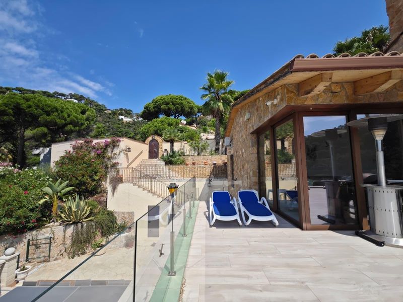 Foto e2626012-f6e5-4772-aaa7-fcc0ff669653. Casa amb calefacció aparcament piscina a Serra Brava Lloret de Mar